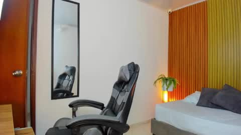 Z A K I A online show from February 2026 02:04:02 AM