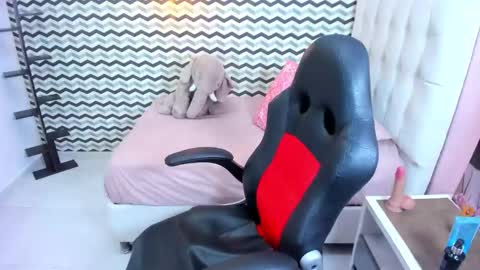 Zally  online show from October 2025 07:21:02 PM