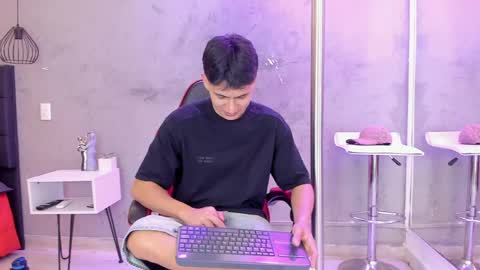 Snapshot of zam_noir chatting on June 2026 07:25:01 PM Samuel online show from June 2026 07:25:01 PM