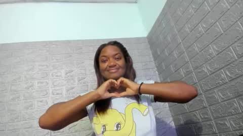 Snapshot of zamara__ chatting on May 2026 11:07:02 AM Zamara online show from May 2026 11:07:02 AM