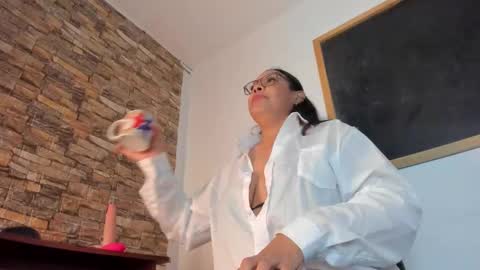 Danna online show from November 2025 03:07:01 AM