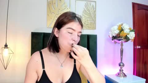 zamira_taylor online show from April 2026 07:10:01 PM