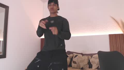 Zander online show from December 2024 01:49:02 PM