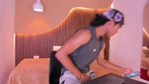 Zander online show from March 2025 02:12:02 PM