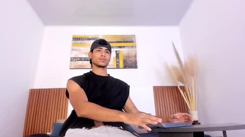 Zander online show from October 2025 01:45:02 PM