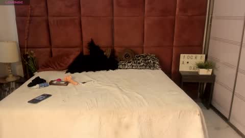 Zane Lux online show from February 2025 04:16:02 PM