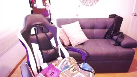 Zarabby online show from November 2025 06:52:01 PM