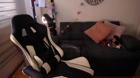 Zarabby online show from November 2025 04:55:01 PM