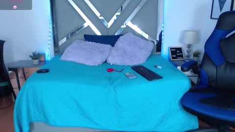 zaradames_ online show from February 2025 05:30:01 AM