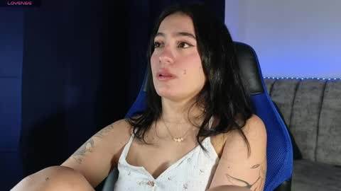 Snapshot of zaradames_ chatting on April 2026 05:19:01 AM zaradames_ online show from April 2026 05:19:01 AM