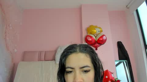 Zarah  online show from September 2025 05:25:01 PM