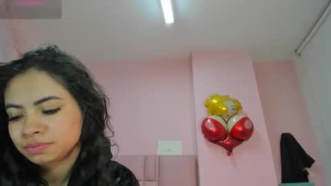 Zarah  online show from October 2025 11:24:02 PM