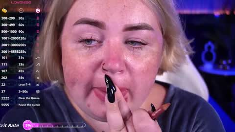 Lola online show from September 2025 07:13:01 PM