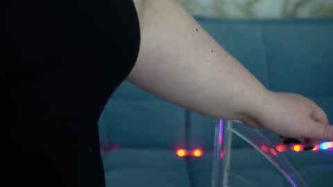 Lola online show from March 2026 09:08:01 PM