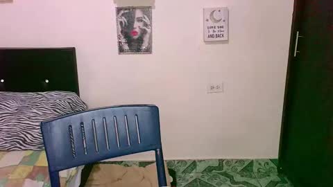 Snapshot of zaray_45bella chatting on February 2026 10:25:02 PM zaray online show from February 2026 10:25:02 PM