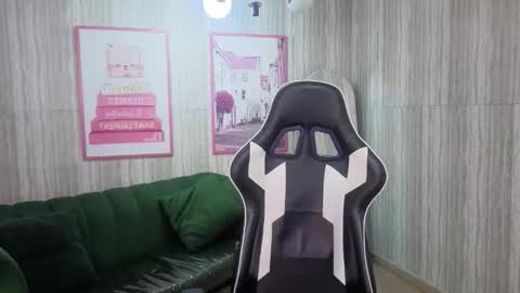 Isabella online show from March 2026 12:27:02 PM