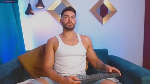 Zarek online show from October 2025 07:37:01 PM