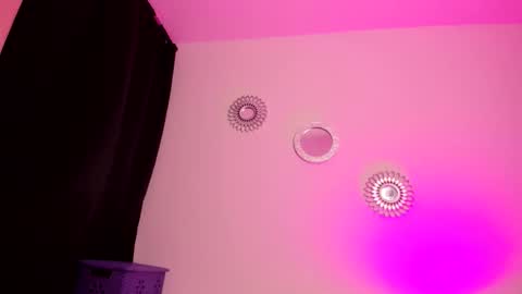 Zaritha Li online show from October 2025 10:23:02 AM