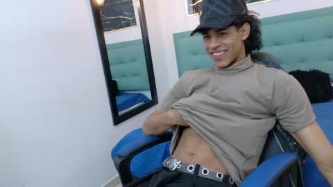 Snapshot of zayn_fox32 chatting on July 2026 12:14:01 PM Zayn online show from July 2026 12:14:01 PM