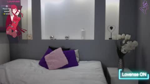 Karolyne online show from November 2025 11:32:02 AM