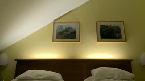 zech2455 online show from November 2025 09:48:01 PM