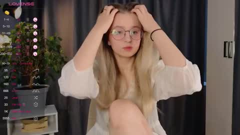 Avi online show from September 2025 01:22:01 PM