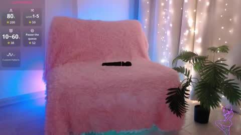 Snapshot of zemeee chatting on February 2026 07:13:02 PM Clary online show from February 2026 07:13:02 PM