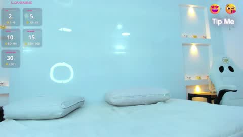 Zenda Evans online show from February 2025 10:37:02 AM