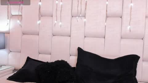 Zendaya online show from January 2025 10:19:01 PM