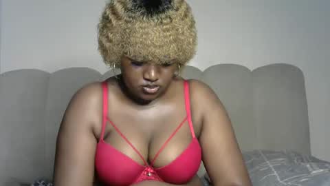 Snapshot of zendayah47 chatting on February 2026 01:26:01 PM Caramel online show from February 2026 01:26:01 PM