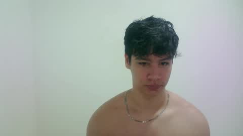 zeus_183 online show from March 2026 06:39:01 AM