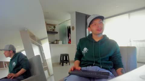 zeus online show from September 2025 06:35:01 PM