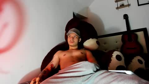 zeus online show from December 2025 08:29:01 PM