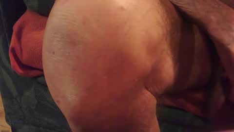 zevioo77 online show from December 2024 05:26:02 PM