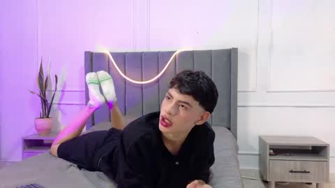 zeyn_smith online show from May 2026 12:11:02 PM