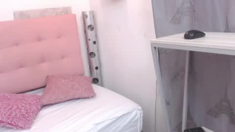 Snapshot of zhamira_21 chatting on May 2026 02:08:02 AM ZHAMIRA ANDRES online show from May 2026 02:08:02 AM