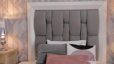 zharia_lux25 online show from May 2026 11:41:02 AM