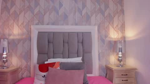 zharia_lux25 online show from July 2026 11:37:02 AM