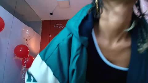 Zia Green online show from February 2025 03:05:01 PM