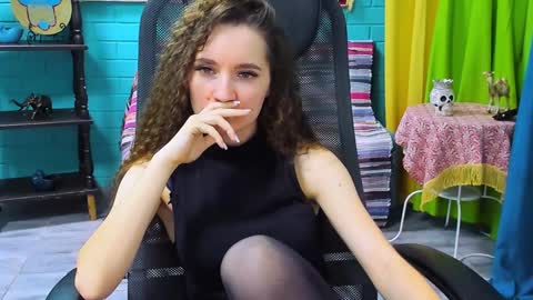 zianichols online show from February 2025 07:11:01 PM