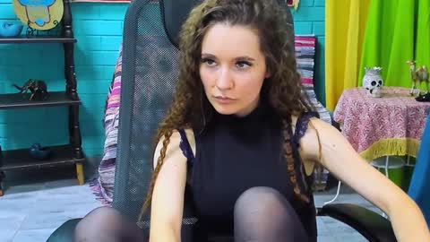 zianichols online show from February 2025 03:31:02 PM