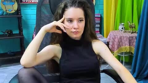 zianichols online show from February 2025 06:19:02 PM