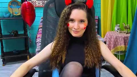 zianichols online show from February 2025 06:40:01 PM