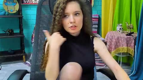 zianichols online show from February 2025 08:36:01 PM