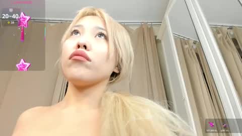 zirael_swan online show from January 2026 02:26:02 AM