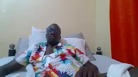 Zlatann2012 online show from September 2025 12:35:01 AM