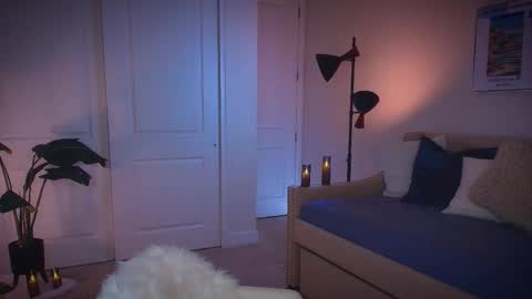 Zara  Join next live  at 5PM EST  online show from October 2025 10:18:01 PM