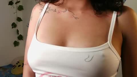 Snapshot of zoe_ch_ chatting on April 2026 10:48:01 PM zoe_ch_ online show from April 2026 10:48:01 PM
