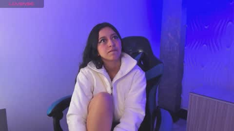 Z O E online show from September 2025 08:44:01 PM