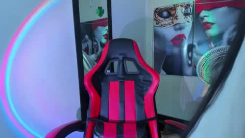 Z O E online show from September 2025 08:45:02 PM